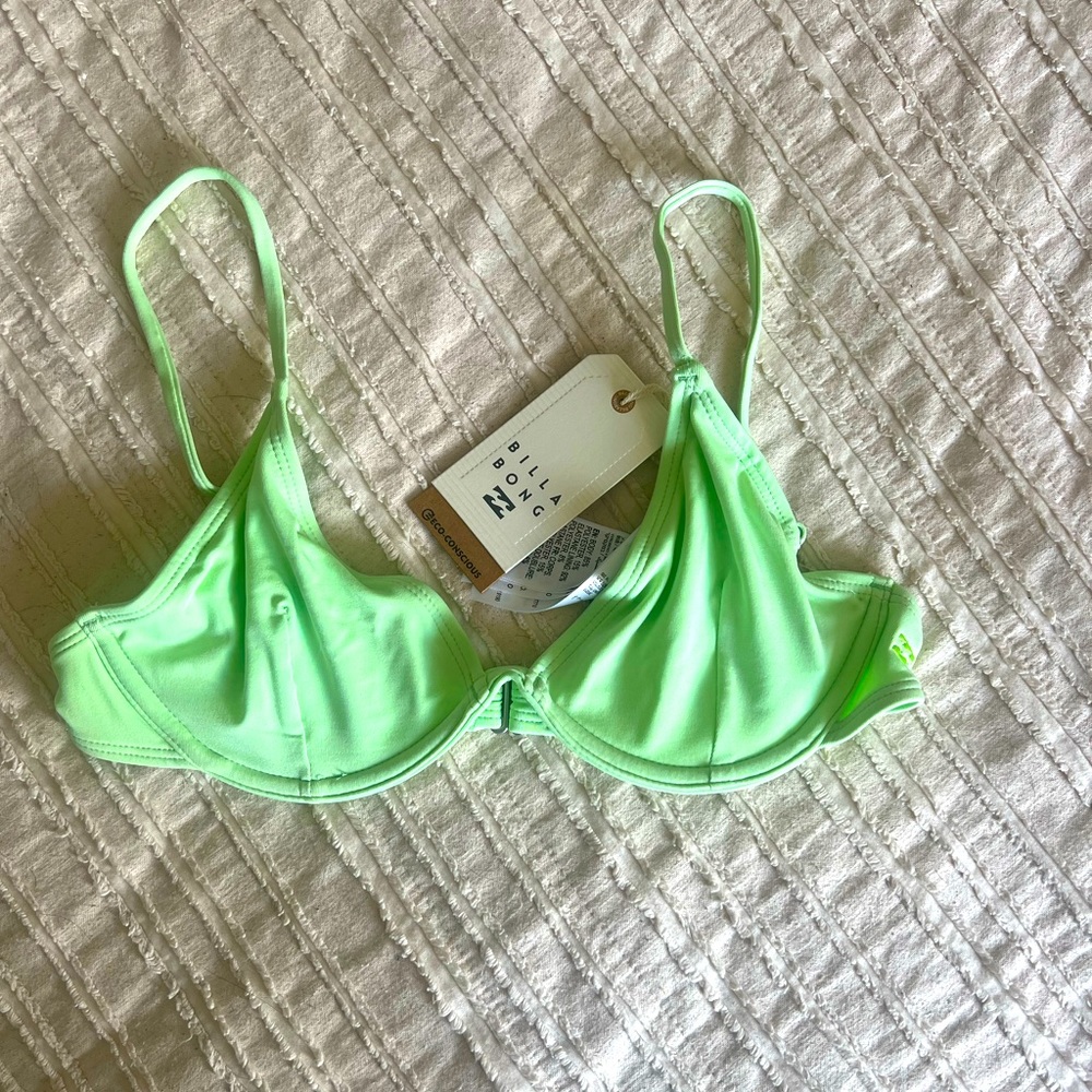 NWT Billabong bikini top
